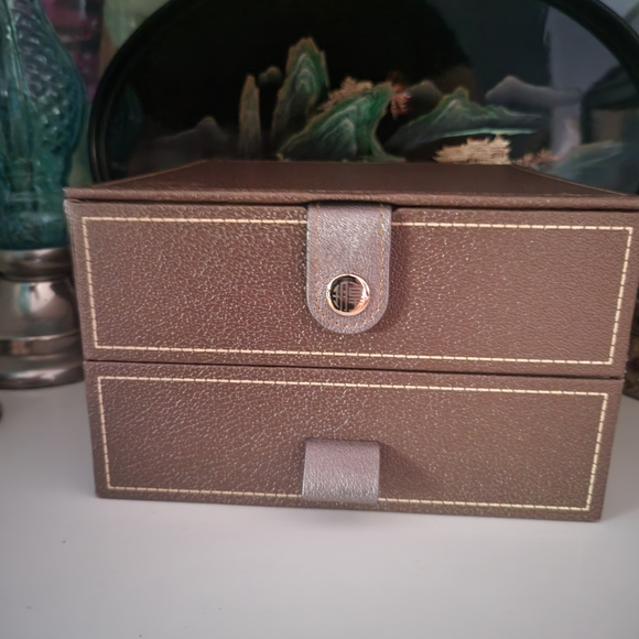 Brown Jewelry Box. - Picture 5 of 5